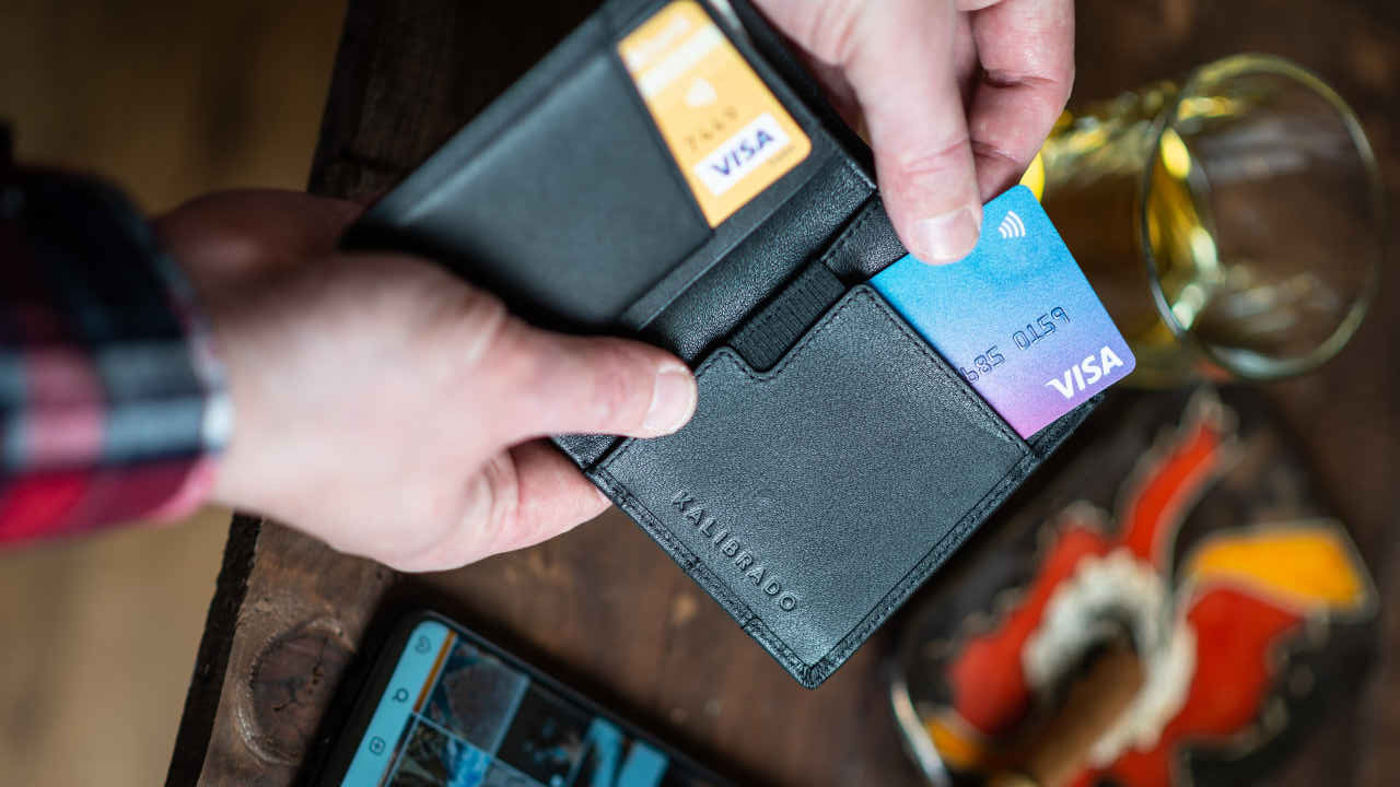 En este momento estás viendo ¿Recibiste tu primera tarjeta de crédito? No cometas estos erroresTu Cochinito